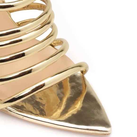 Heels - Picture 4 of 6